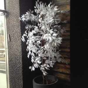 עץ מלאכותי לבן
